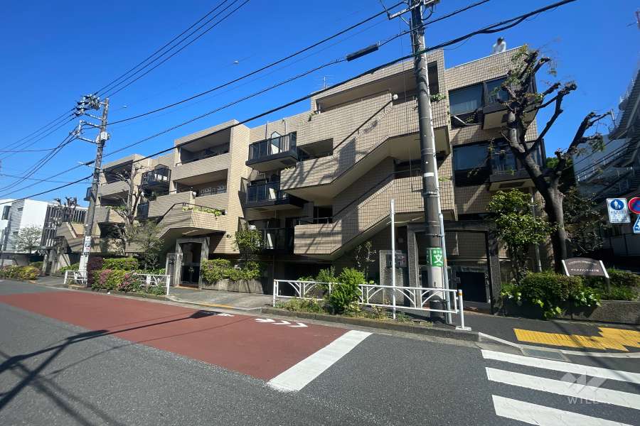 グランドメゾン代々木上原の外観（南西側から）