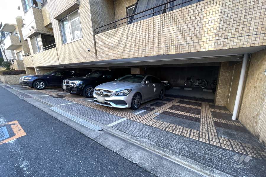 敷地内駐車場（屋内平面式）