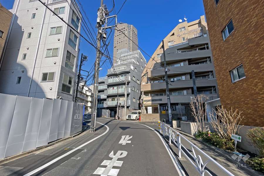 敷地北側前面道路