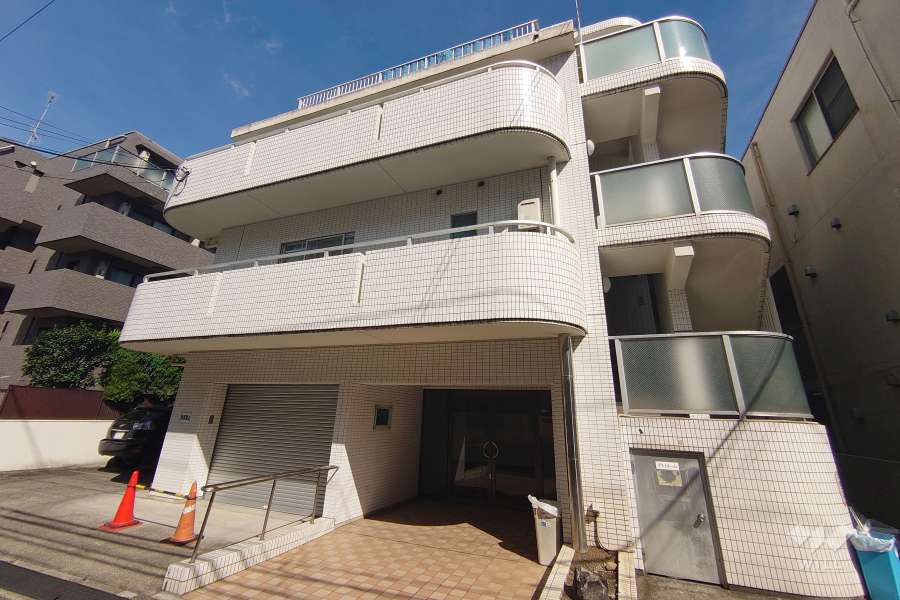 セルベコート笹塚の外観（南東側から）