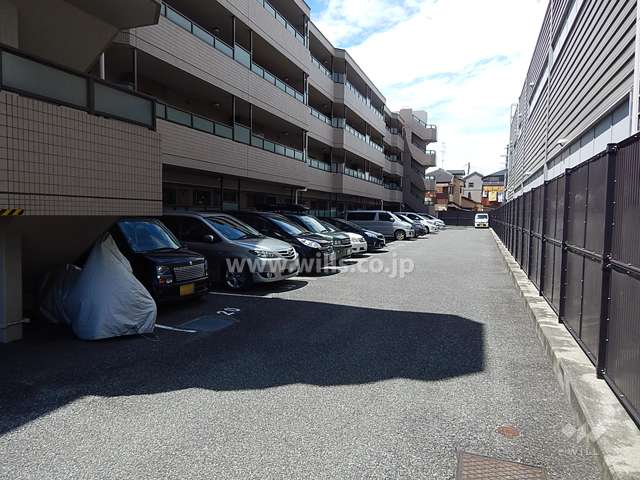 敷地内駐車場（屋外平面式）