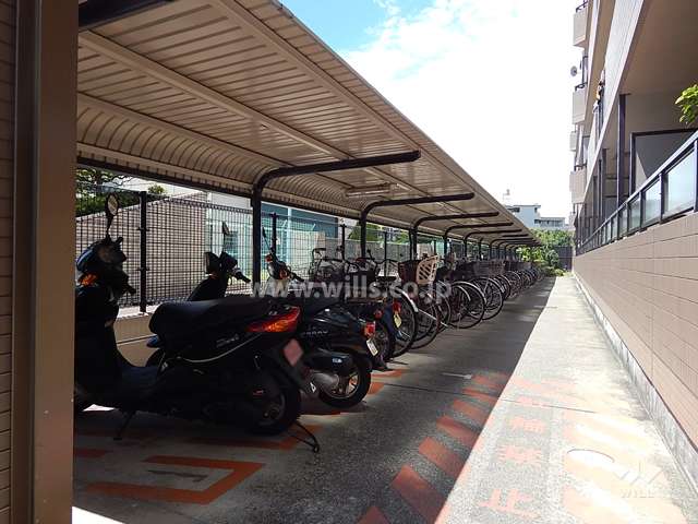 バイク置場、駐輪場