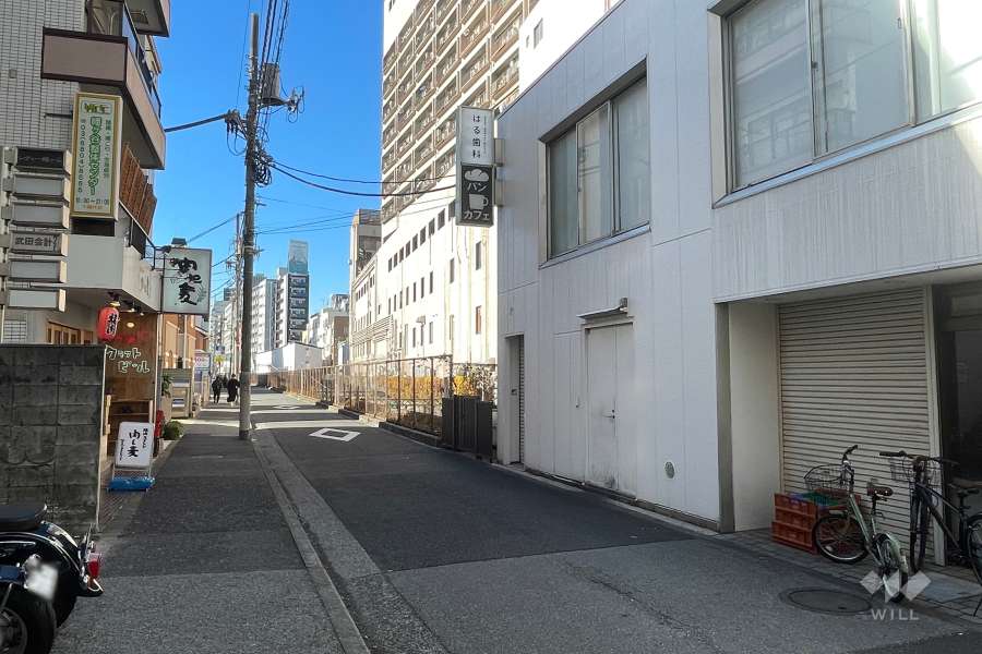 敷地南側の前面道路