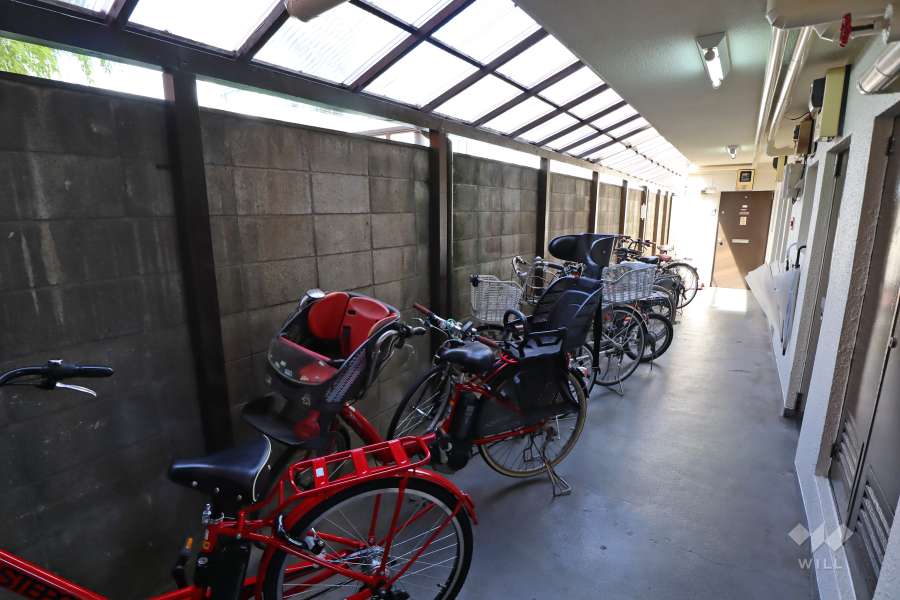 駐輪場（屋根付き）