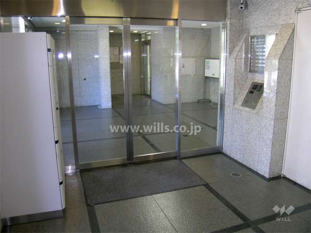 オートロック・宅配ボックス付き