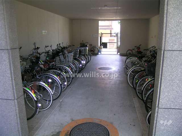 屋内にある駐輪場
