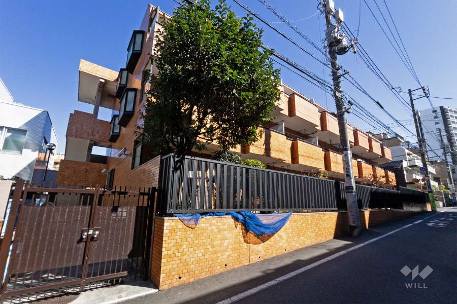 ニックハイム初台第１の外観(西側から)