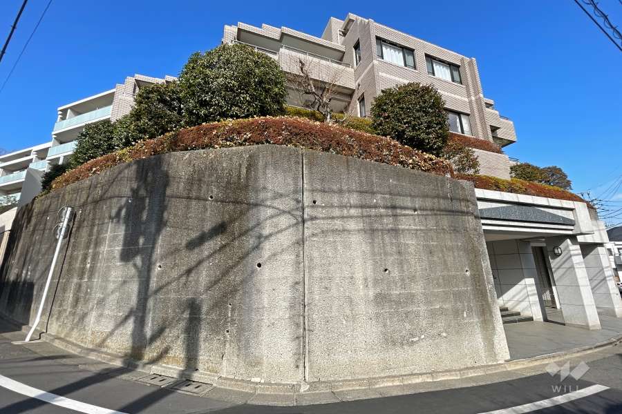 代々木公園パークマンションの外観（南側から）