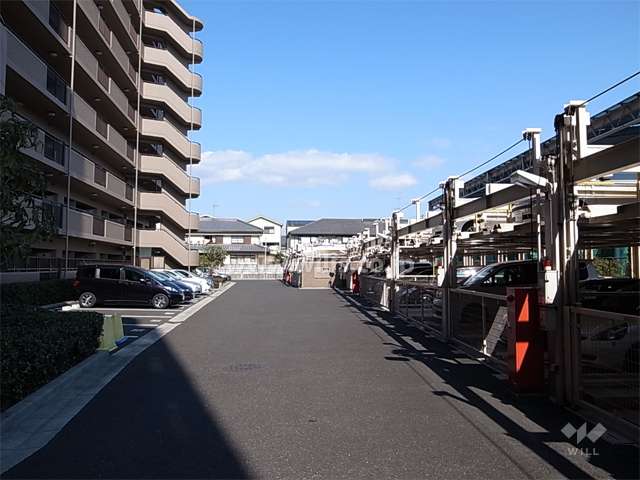 敷地内駐車場（屋外平面式と屋外機械式とがあります。）