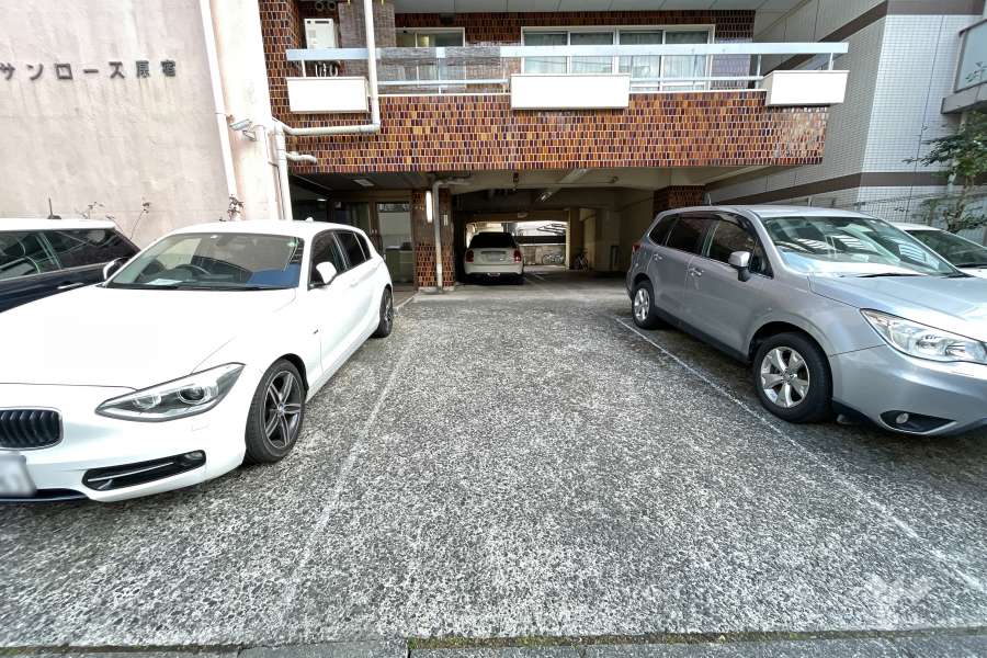 敷地内駐車場（屋外平面式・屋内平面式）
