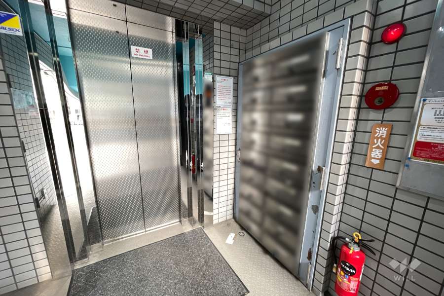 共用のエレベーター