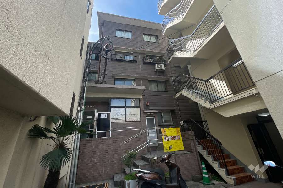 高木ビルの外観（北西側から）