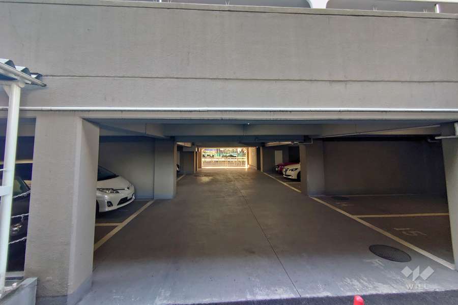 敷地内駐車場（屋内平面式）