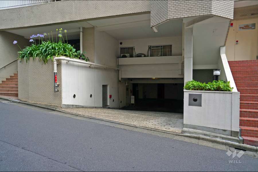 駐車場の出入り口（屋内平面式）