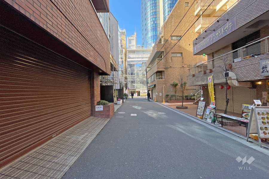 敷地北西側の前面道路