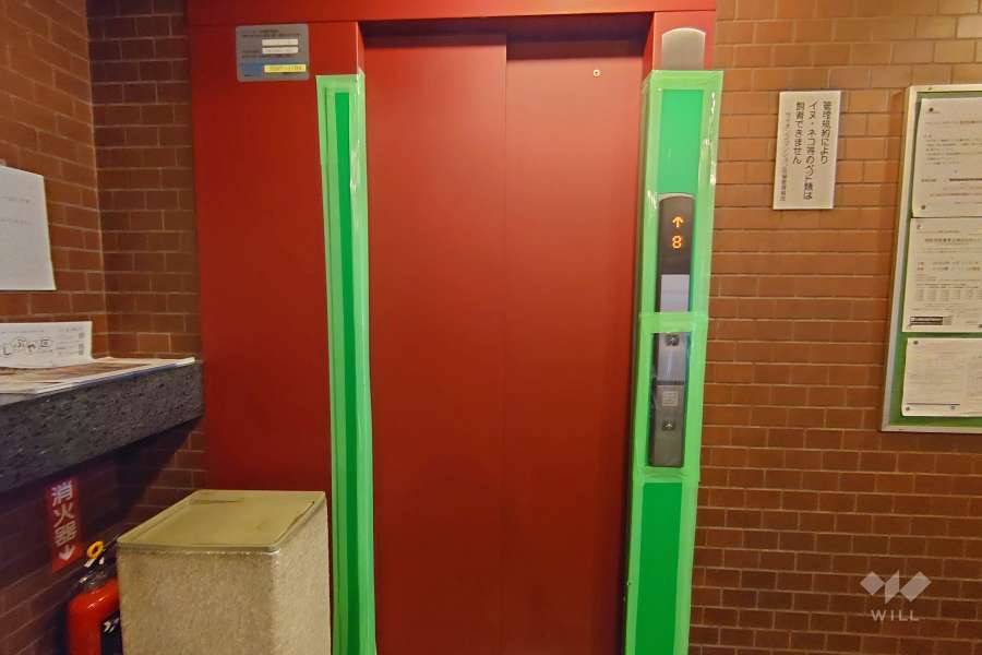 共用のエレベーター※2023年9月現在、大規模修繕工事中