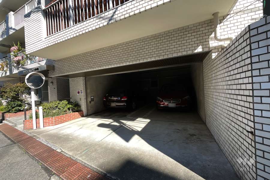 敷地内駐車場（屋内平面式）