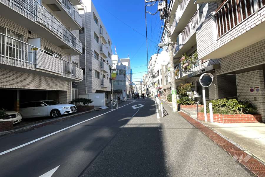 敷地南西側の前面道路