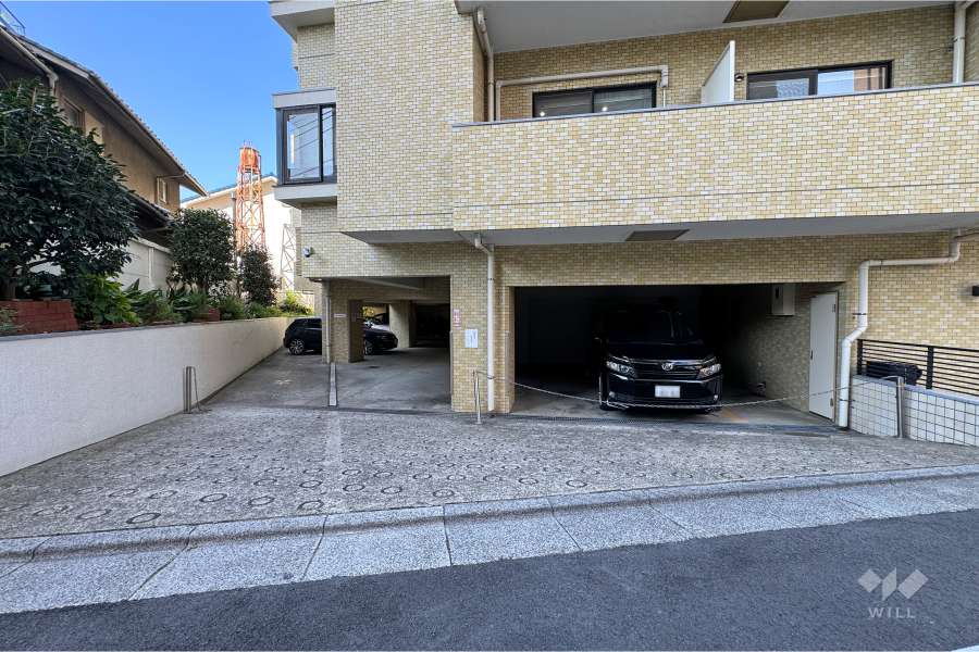 駐車場の出入り口・敷地内駐車場（屋内平面式）
