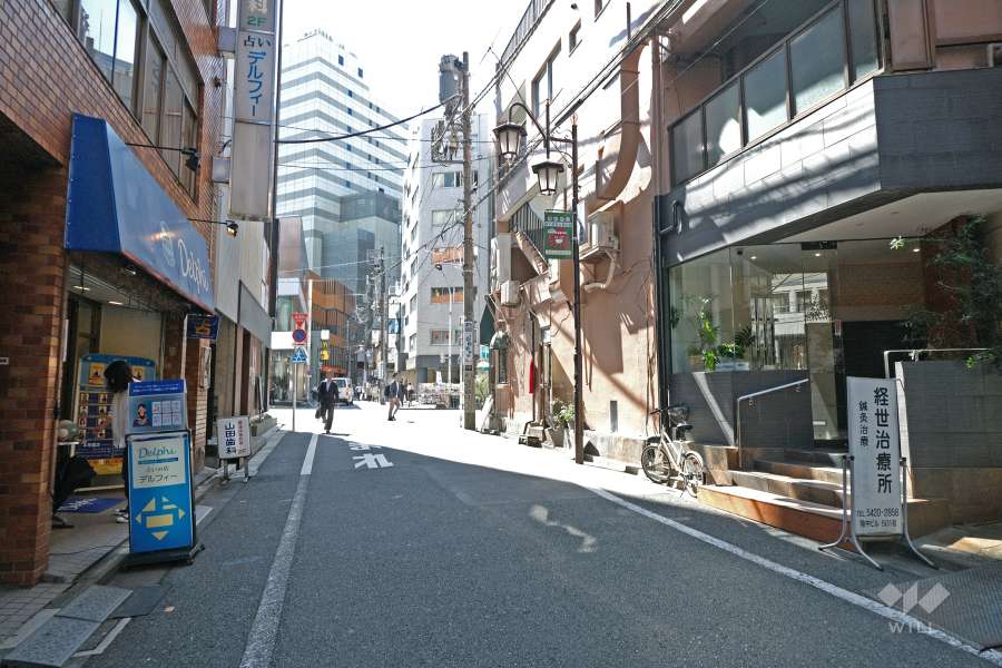 敷地の南東側道路