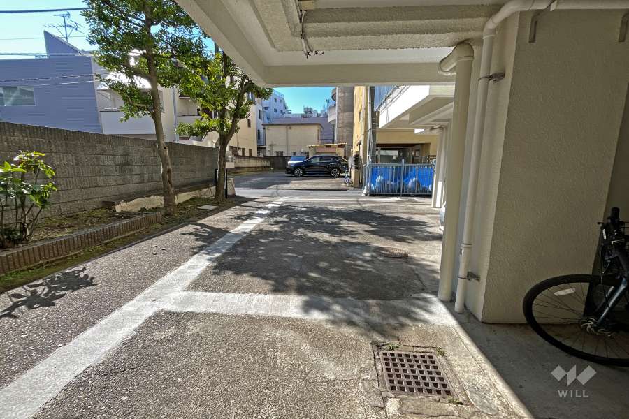 敷地内駐車場（屋外平面式）