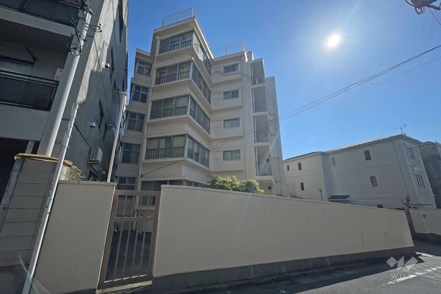 代々木台マンションの外観（南西側から）