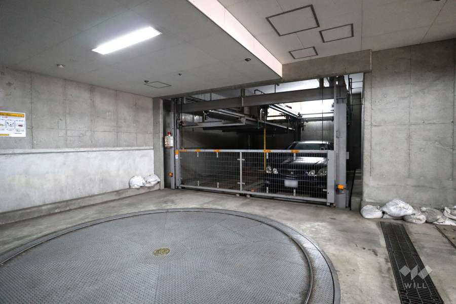 敷地内駐車場（屋内機械式）　