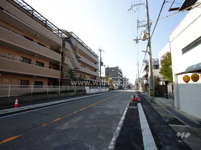 敷地北側の前面道路