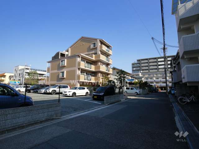 こけっと武庫之荘2の遠景。周辺は区画の整った住宅地です。