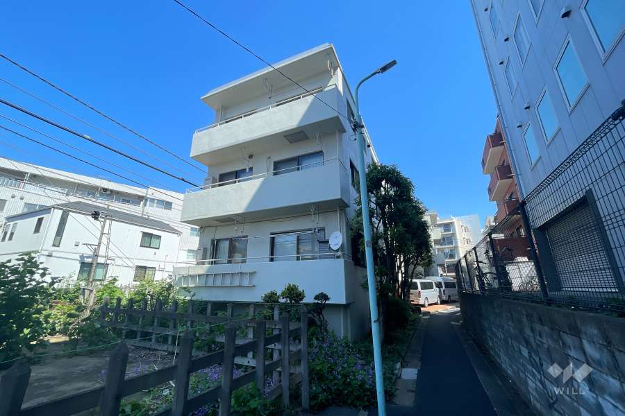 セレニティ参宮橋の外観（南東側から）