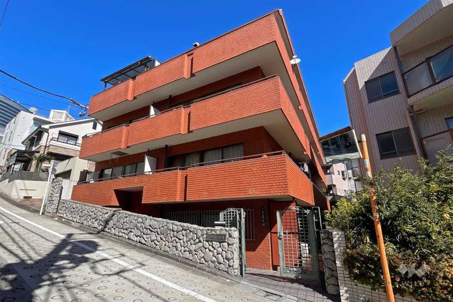 シャンブル代々木の外観（南側から）