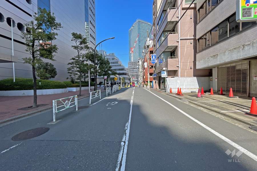 敷地西側前面道路