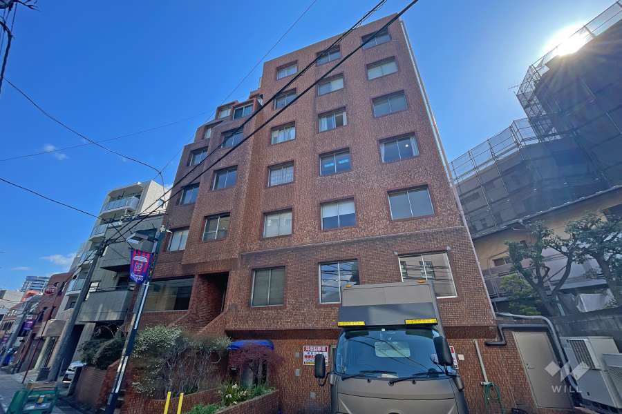 ビジデンス千駄ヶ谷の外観（北西側から）