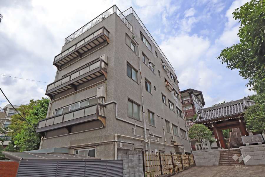 上智マンションの外観（南東側から）