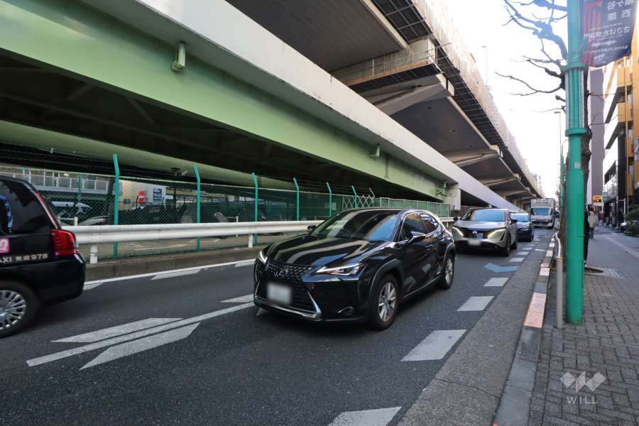 敷地南側の前面道路　