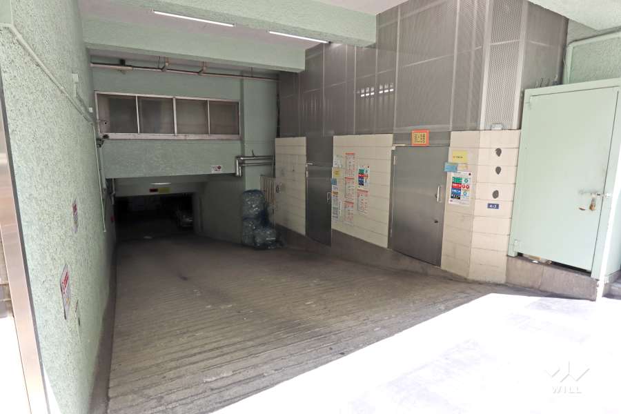 駐車場の出入り口
