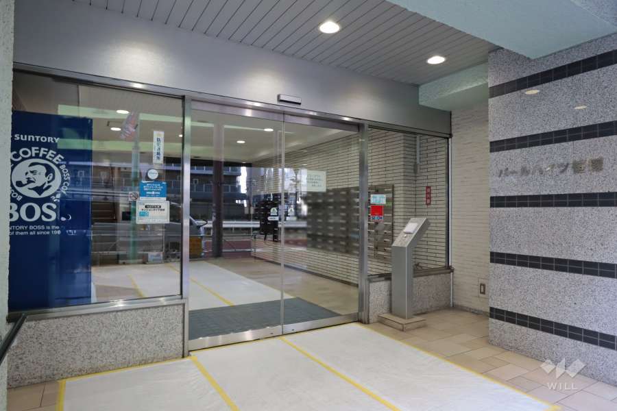 エントランスはオートロック付きです