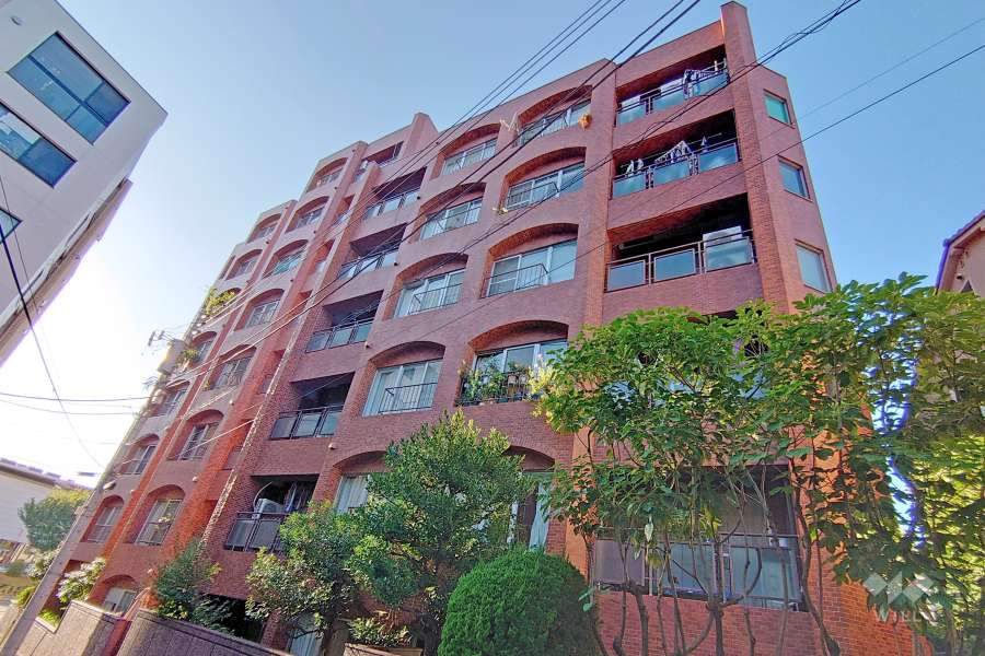 代々木ロイヤルマンションの外観（南東側から）