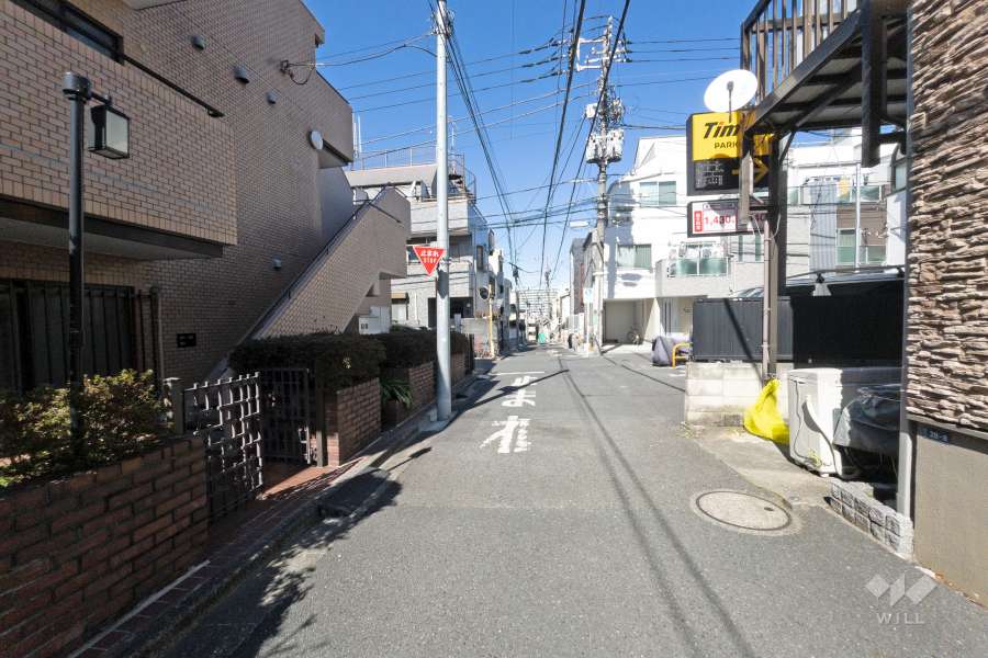 敷地北東側の前面道路