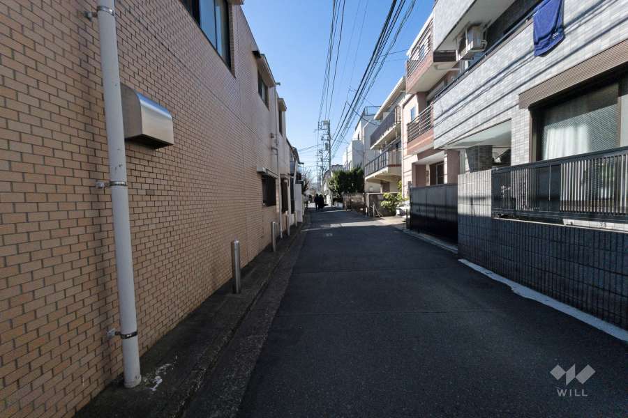 敷地北西側の前面道路