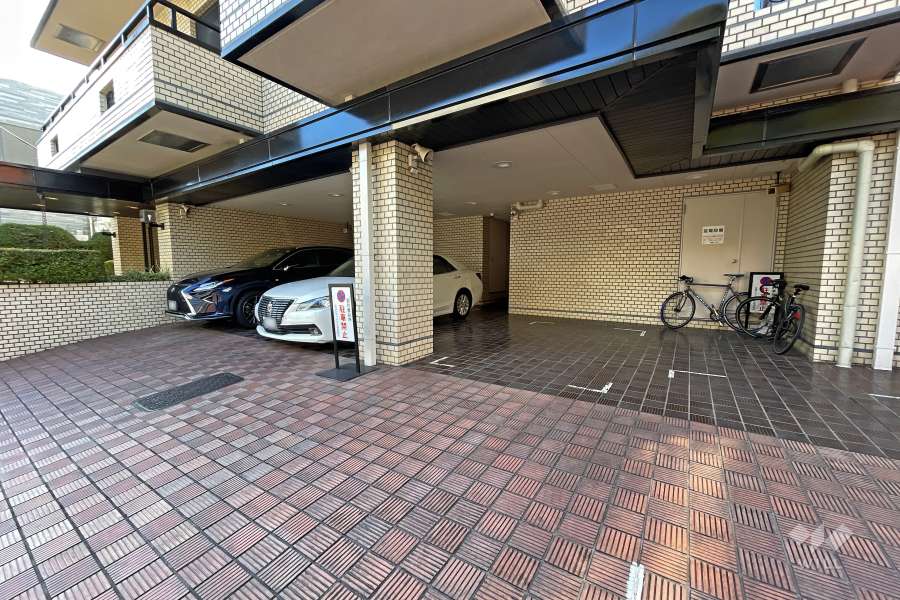 敷地内駐車場（屋内平面式）