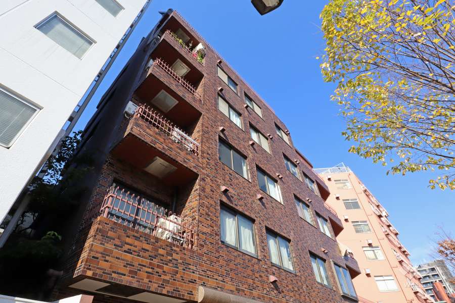 元代々木桜苑マンションの外観（南東側から）