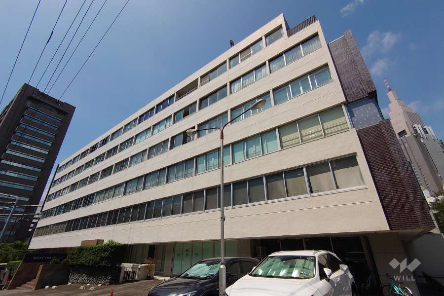 外苑マンションの外観（東側から）