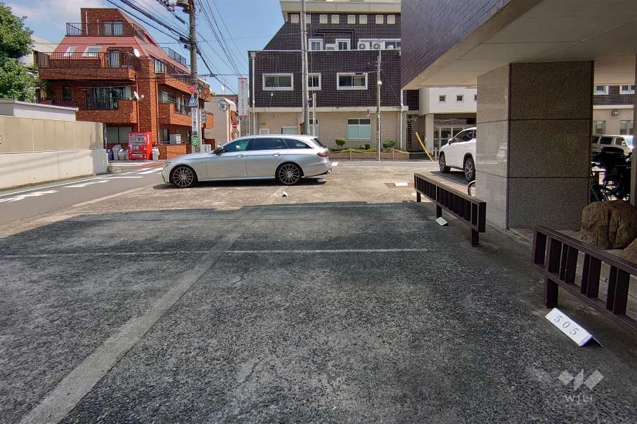 敷地内駐車場（屋外平面式）