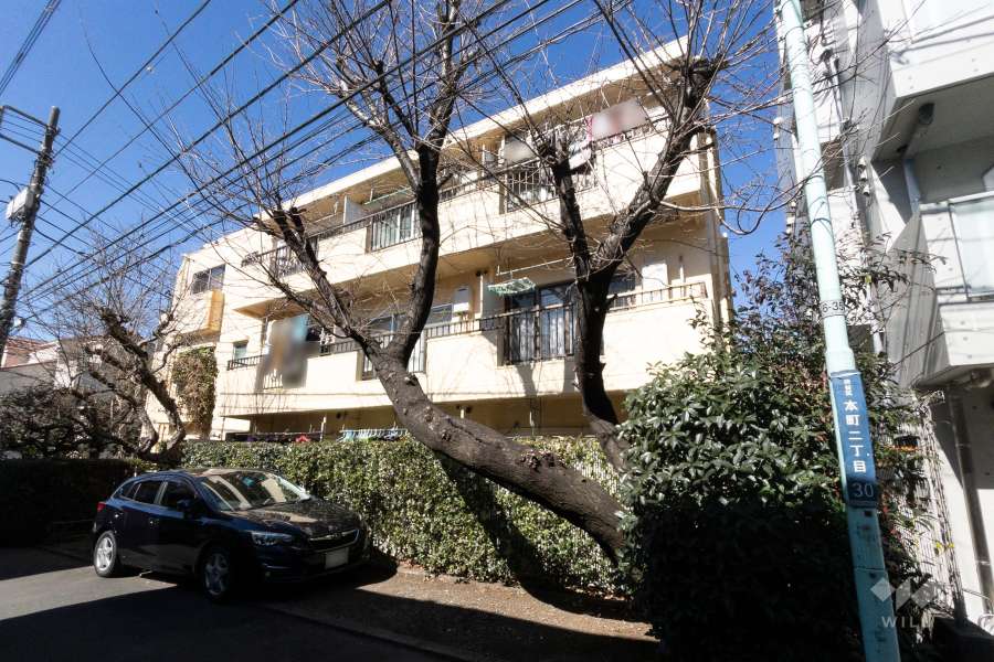 ファミールコーポ初台の外観（南東側から）