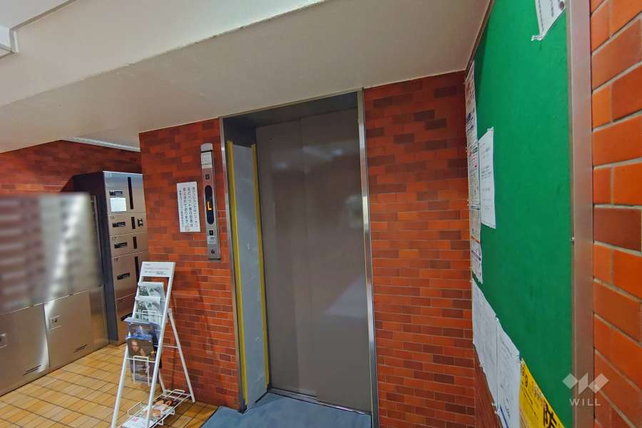 共用のエレベーター