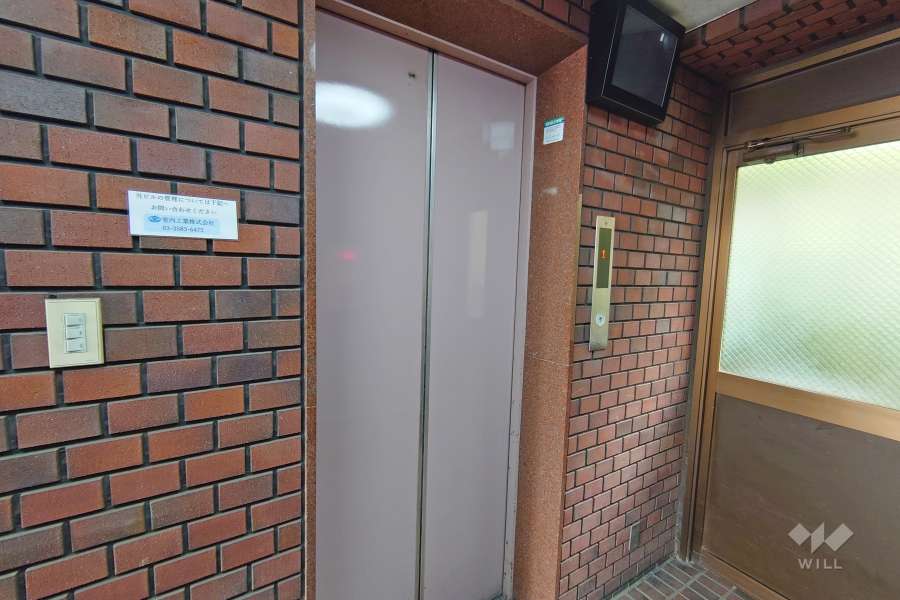 共用のエレベーター