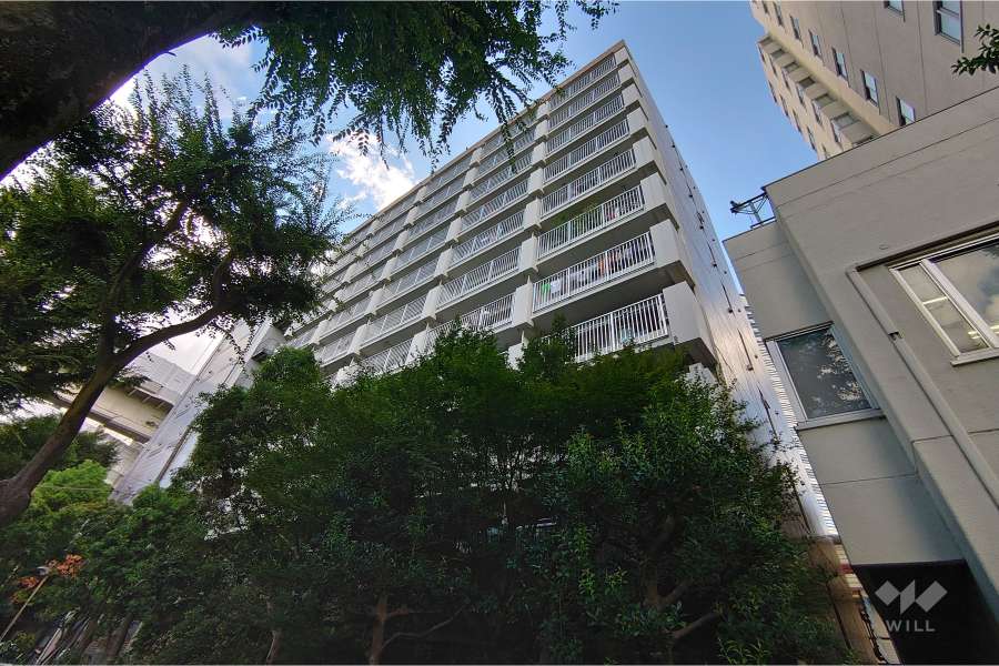 ライオンズマンション初台第２の外観（南東側から）