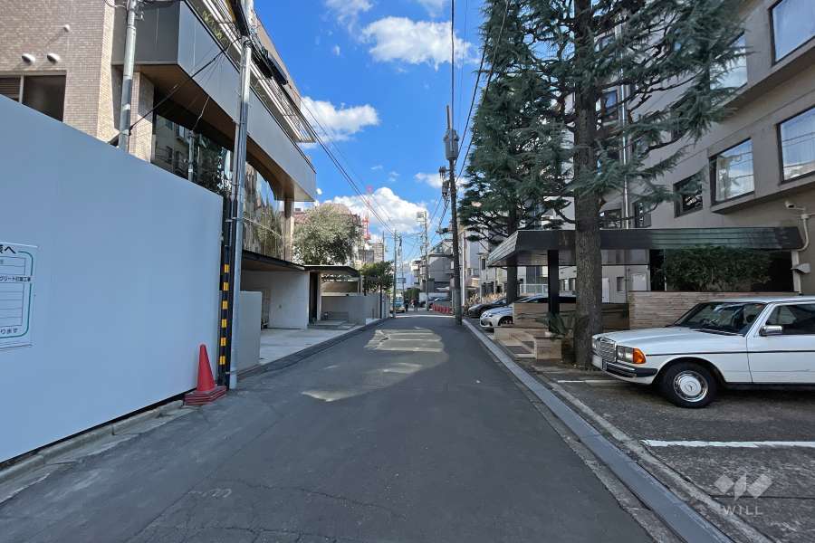 敷地北側の前面道路