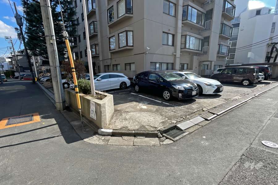 敷地内駐車場（屋外平面式）